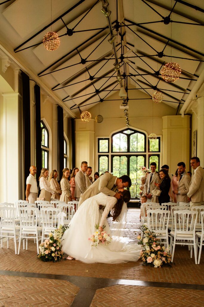 Trouwerij oranjerie sandenberg door vivian driesen 24