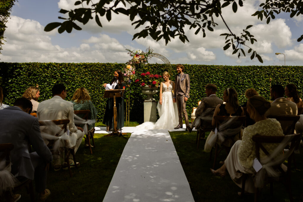 Bruidsfotografie tuinbruiloft Sanne & Sem