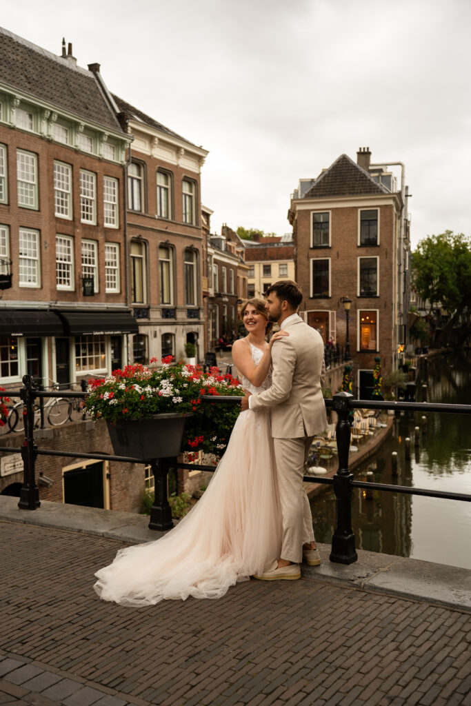Trouwfoto's Utrecht Linette & David door Editorial Bruidsfotograaf Vivian Driesen