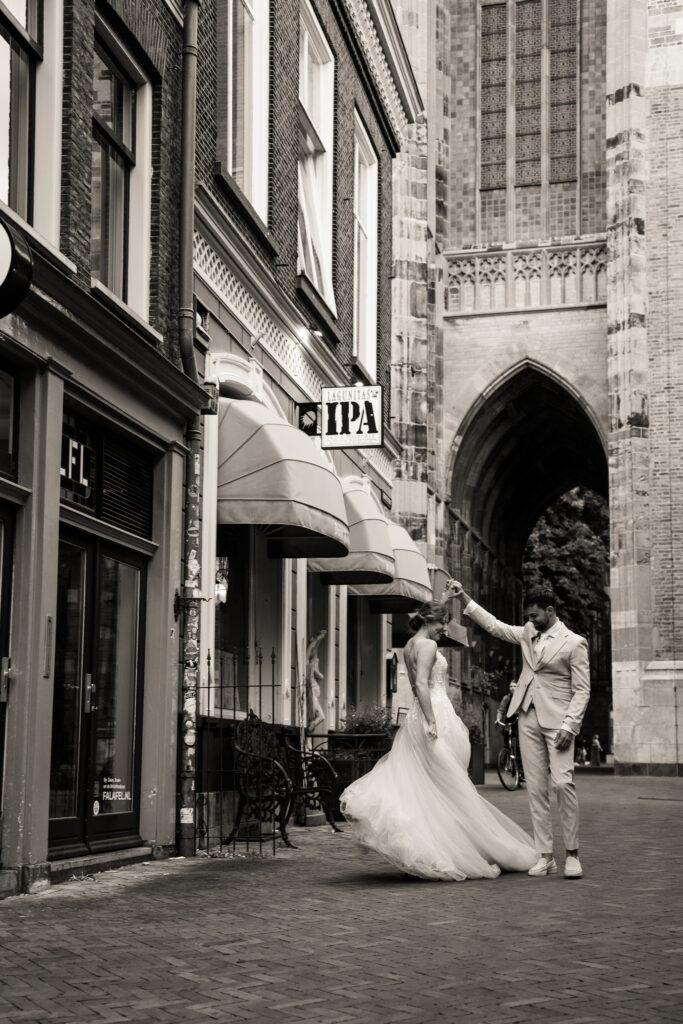 Trouwfoto's Utrecht Linette & David door Editorial Bruidsfotograaf Vivian Driesen